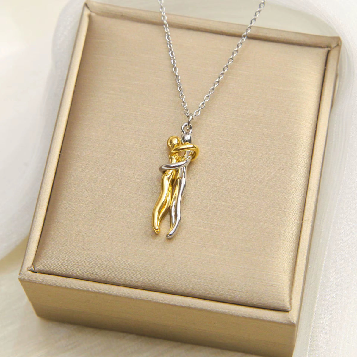 Stainless Steel Couple Hugging Pendant Necklace for Women Men Silver Color Love Chain Good Friend Gifts Fashion Jewelry